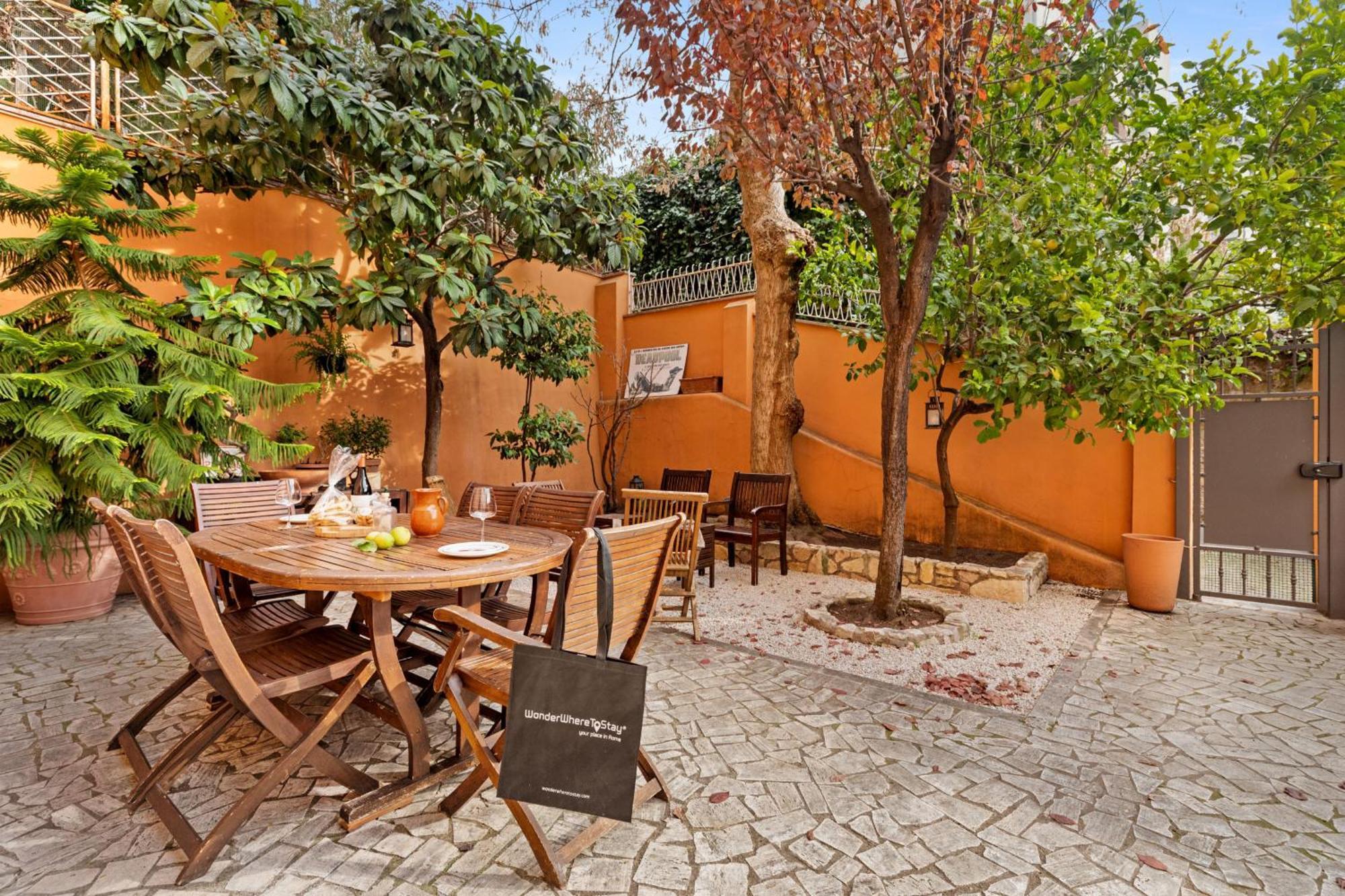 Appartamento Beautiful Charming Garden Near St Peter Roma